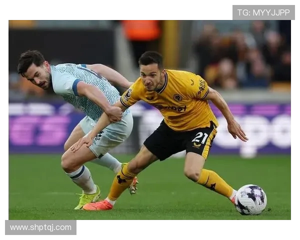 英超劲旅狼队成历史首例连续两季联赛前十轮不胜创下尴尬新纪录